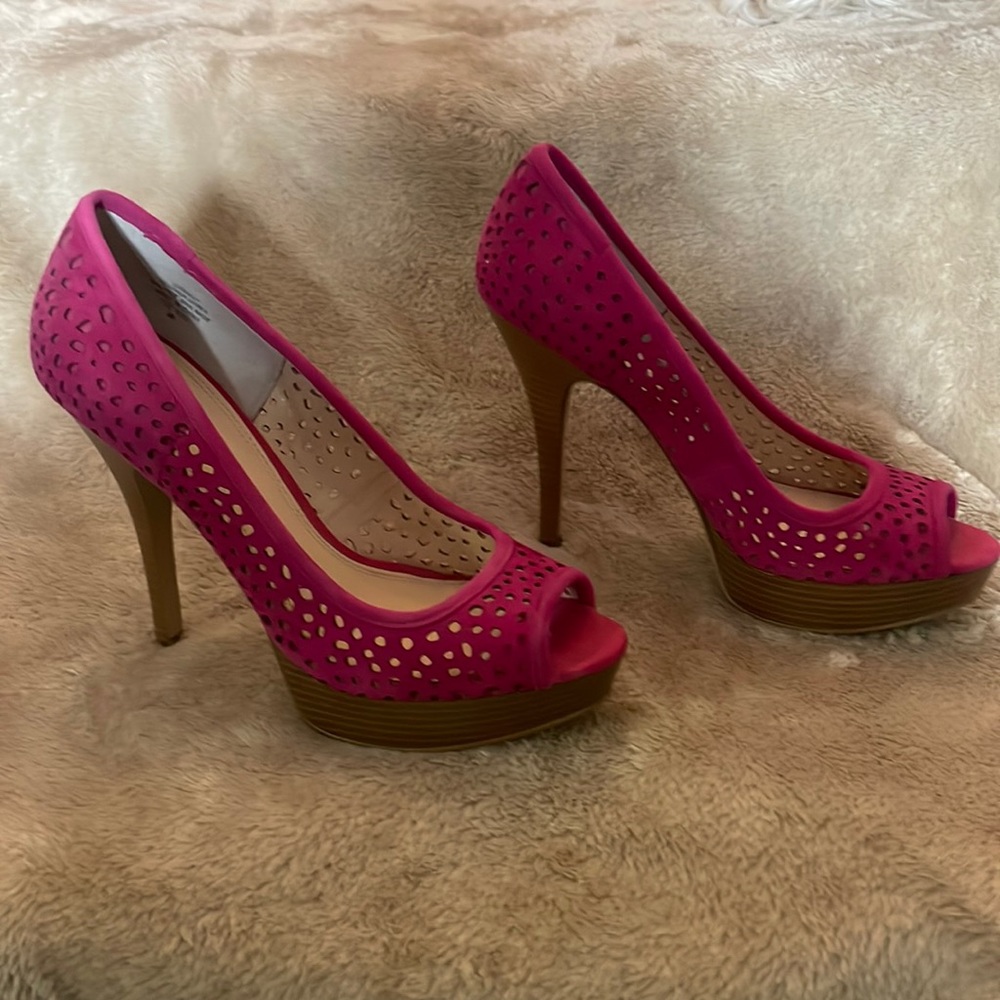 Enzo angiolini hot pink pumps